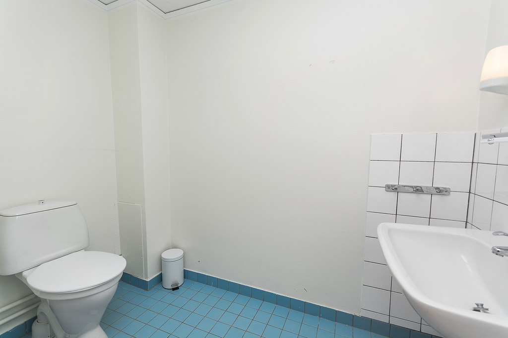 WC i uthyrningsrum plan ett.