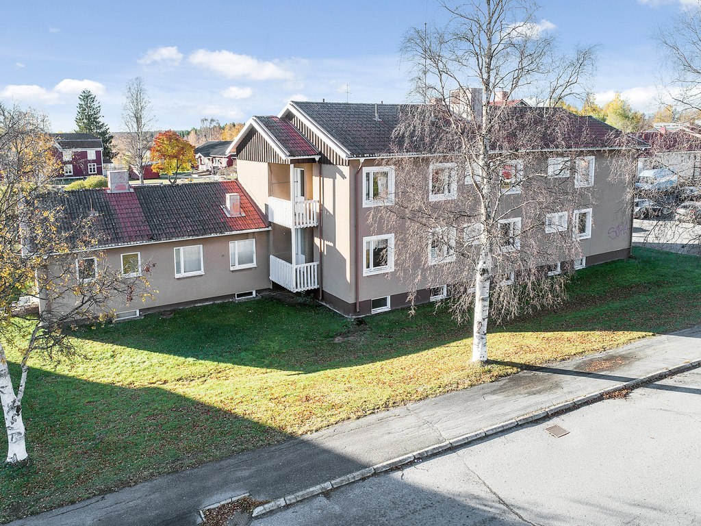 Näsbyvägen 16 V, Mellangård