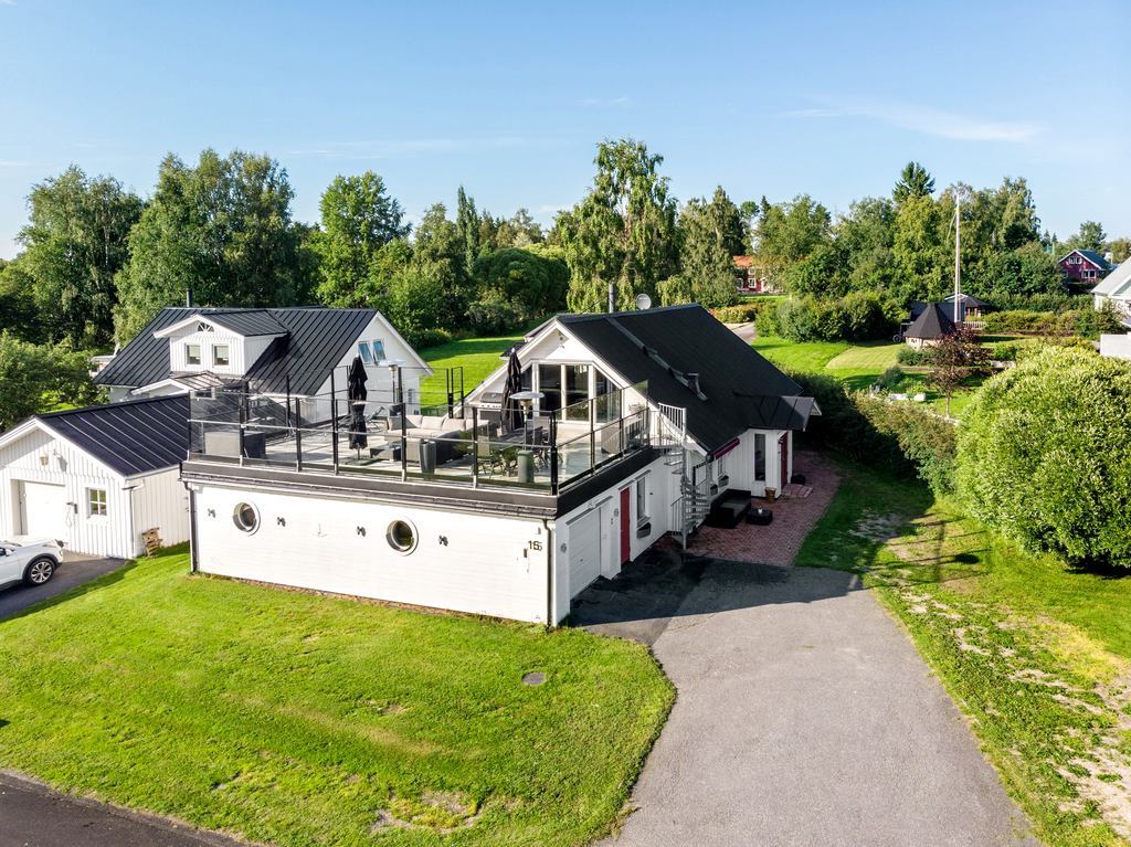 Bomvägen 15