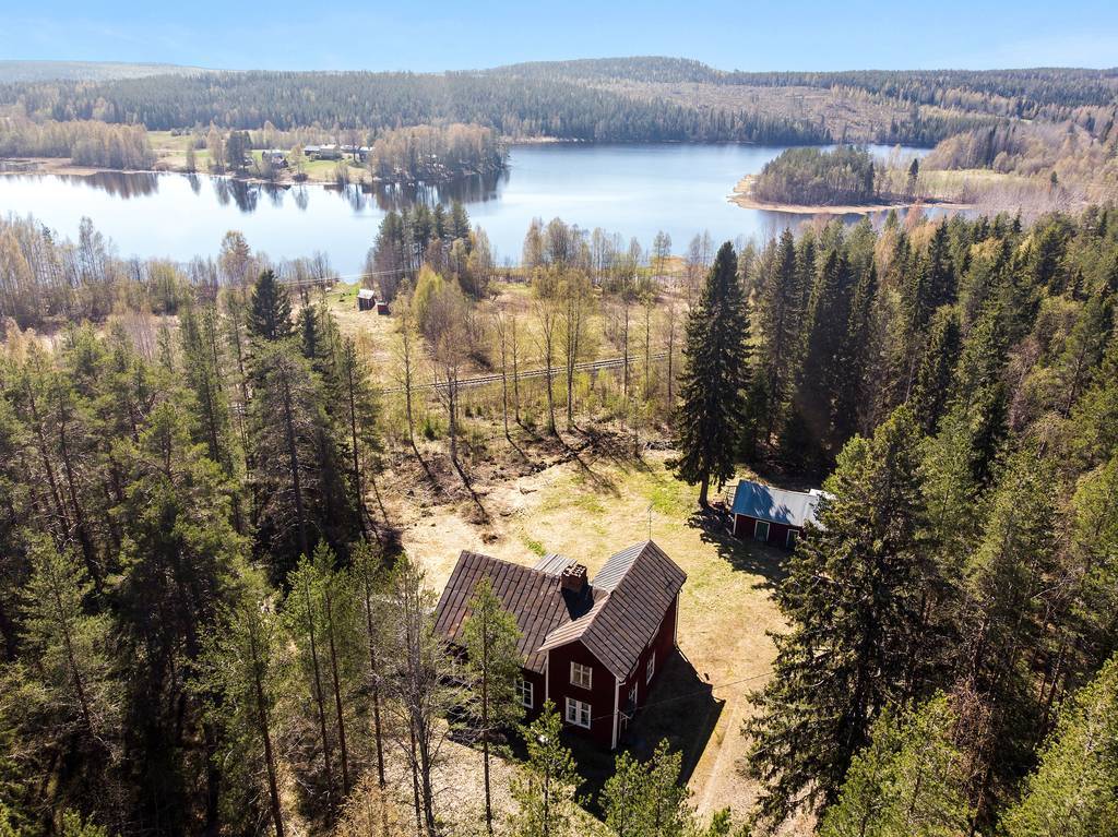 Mjöträsk 140 och 142