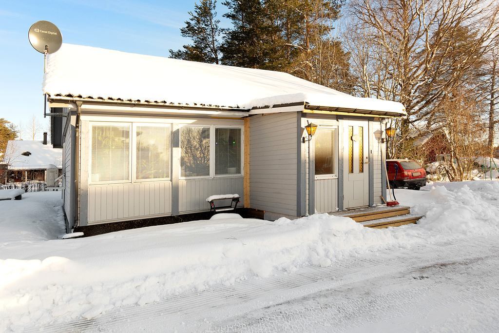 Framsidan med gott om plats för fordon