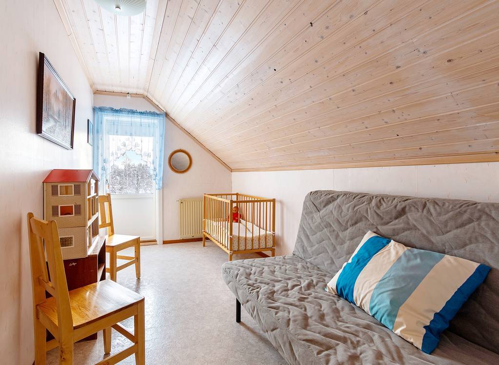 Sovrum 6 (övervåning)