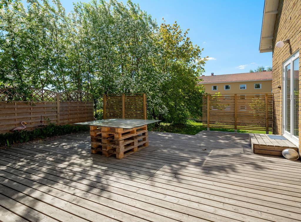 Härlig veranda på solsidan.