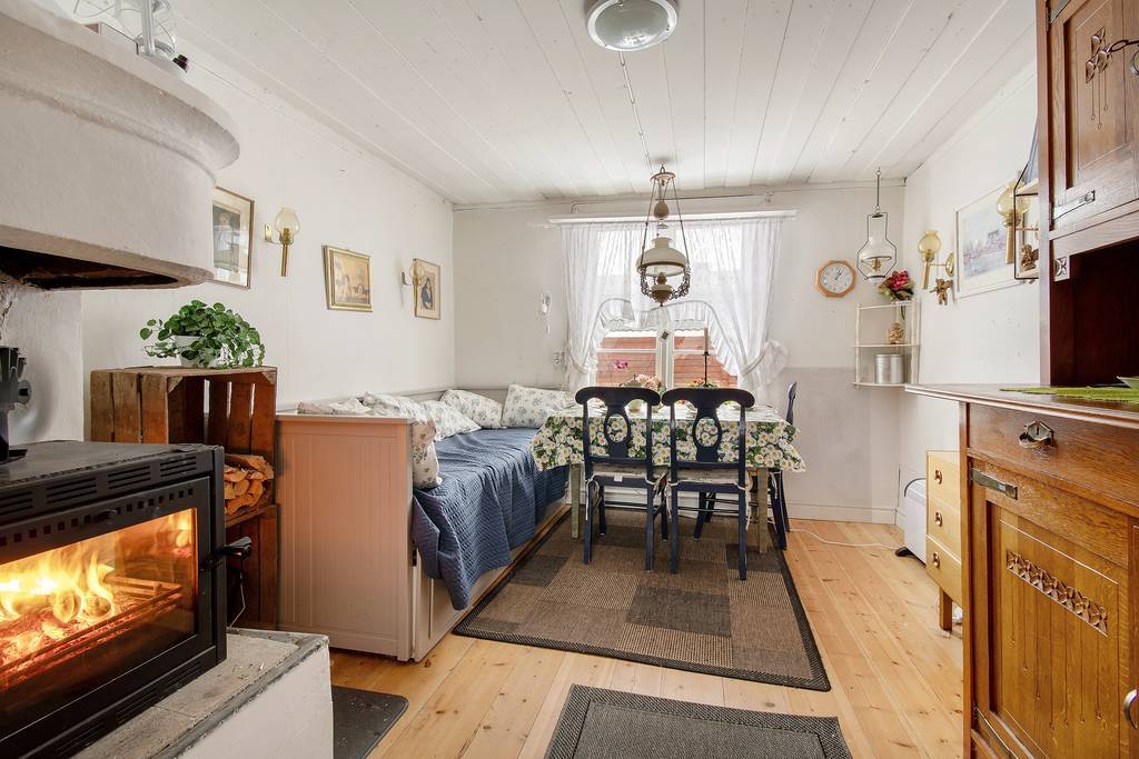 Lustigbacken 410, Kyrkstuga