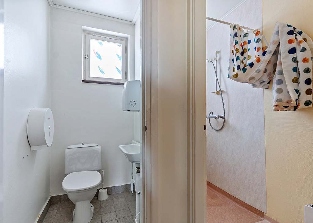 Näsbyvägen 16 V, Mellangård