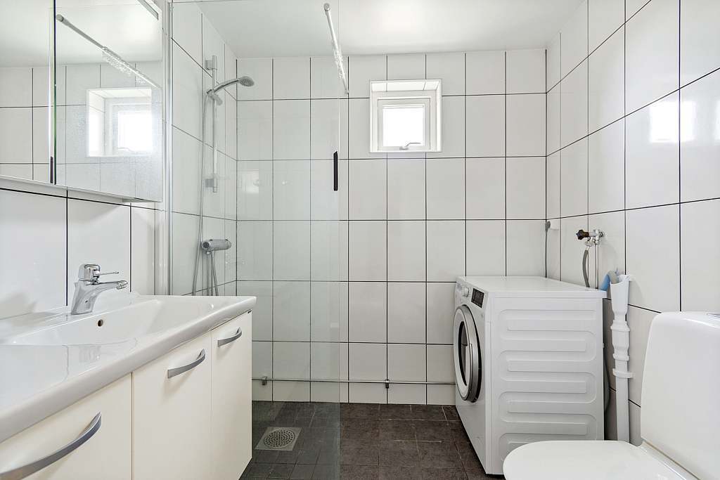 Näsbyvägen 16 V, Mellangård