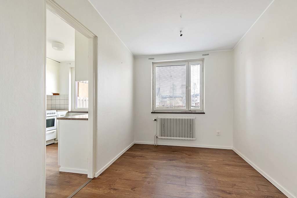 Näsbyvägen 16 V, Mellangård