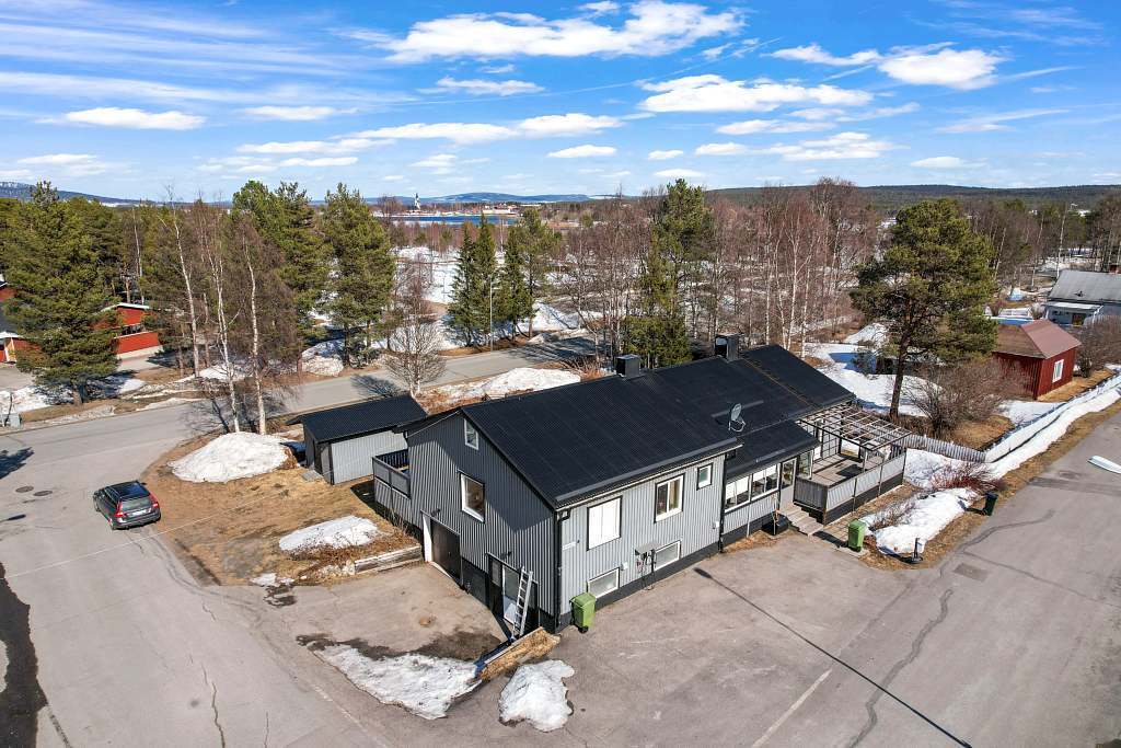 Krokvägen 8