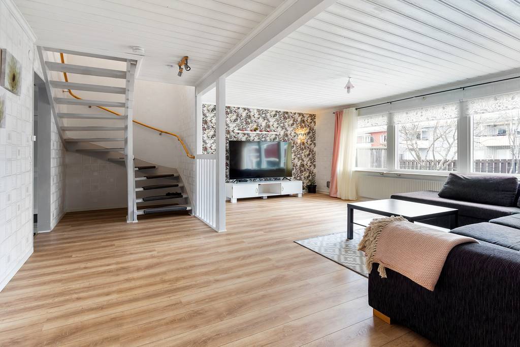 Rödhakegränd 32