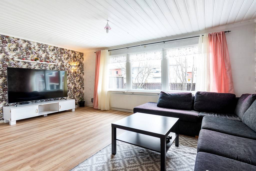 Rödhakegränd 32