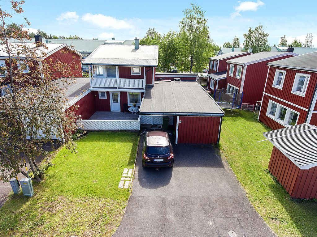 Rödhakegränd 32