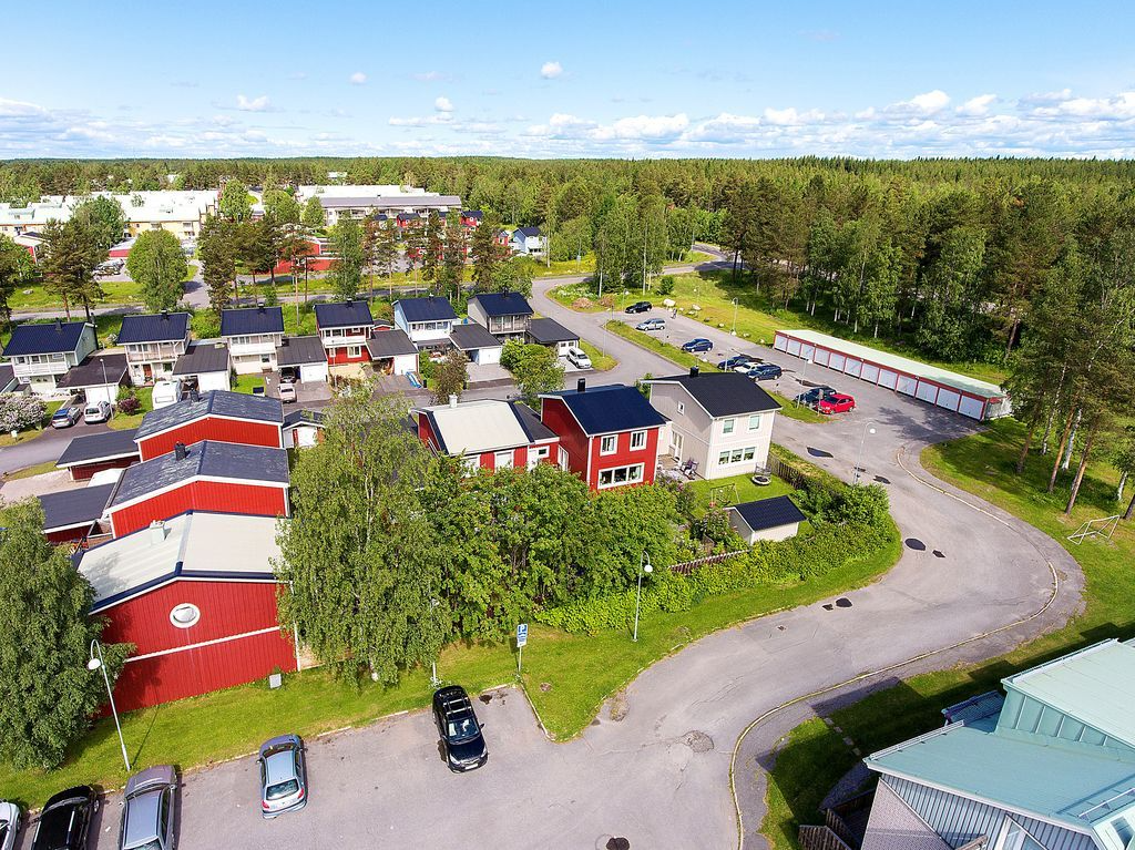 Rödhakegränd 32