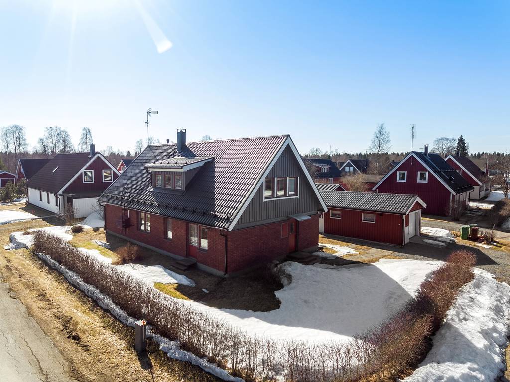 Mårdvägen 9