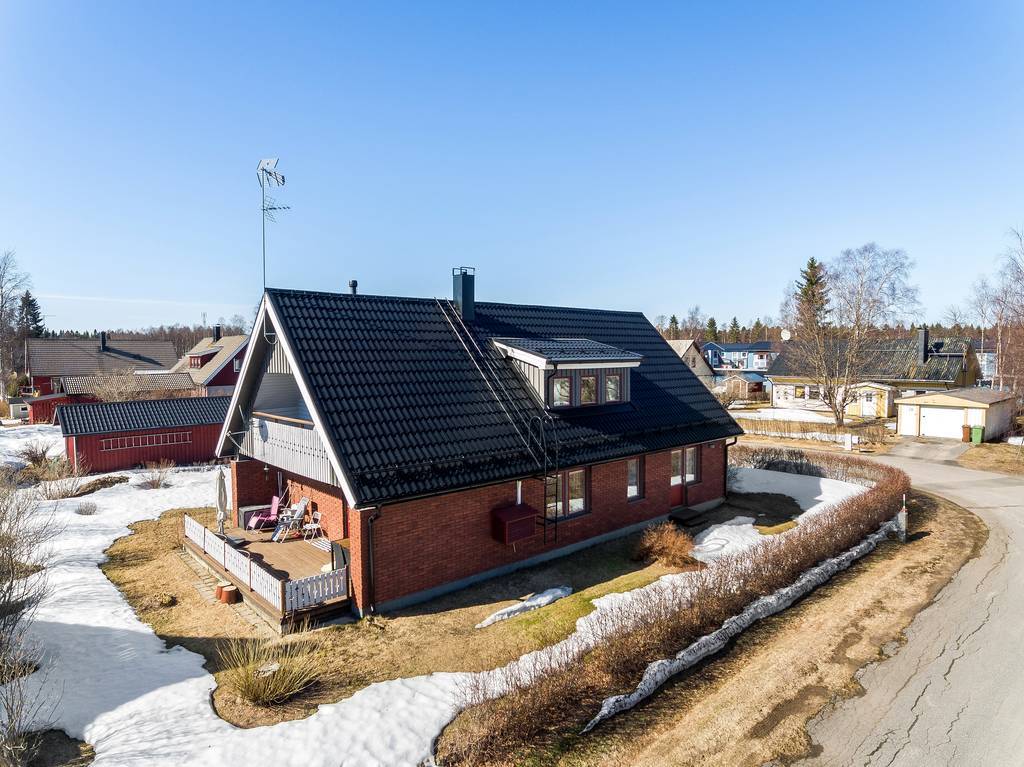 Mårdvägen 9