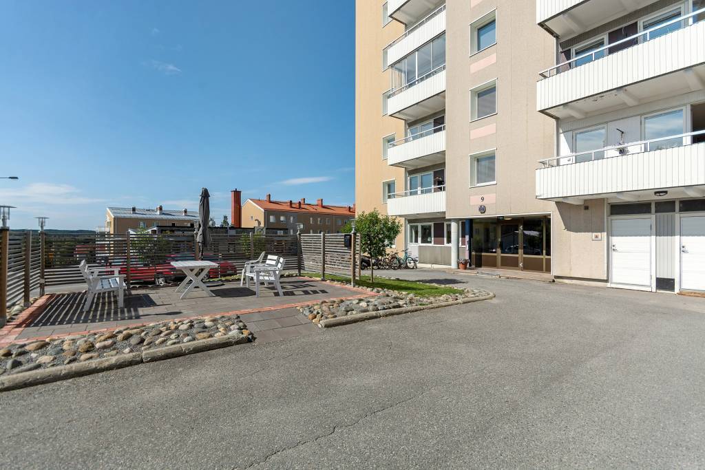 Framför port